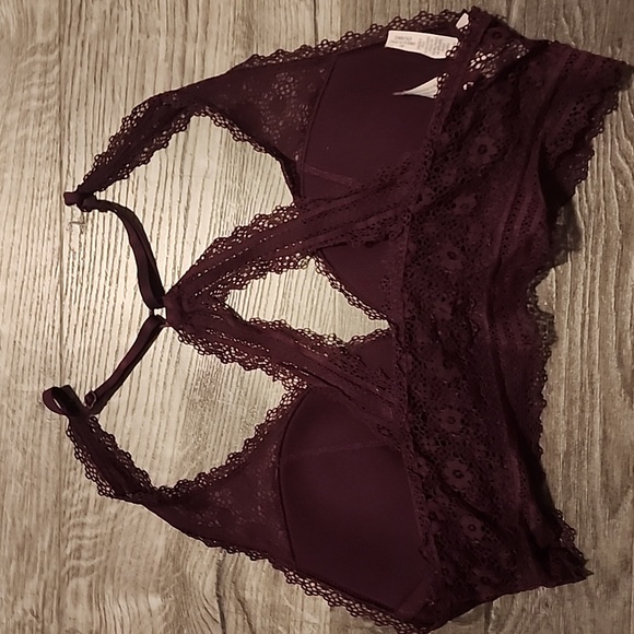 Victoria's Secret padded lacy bralette - Picture 4 of 4